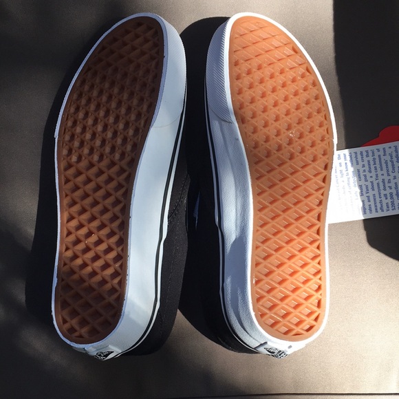 Vans - Picture 4 of 4